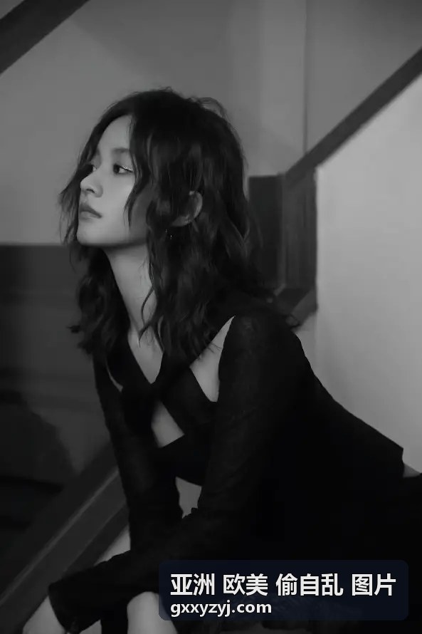 欧美人物偷自乱图片